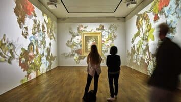 Regular guided tour: A stroll through art